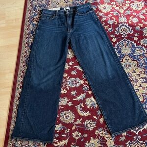 Agolde Mid Rise Relaxed Straight Leg Je
Mid Blue Denim, subtle fading, Stretch